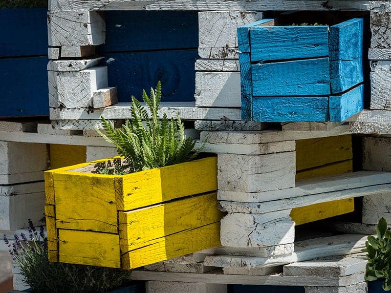 Rustic Pallet Flowerpots Plus Pot Shelf