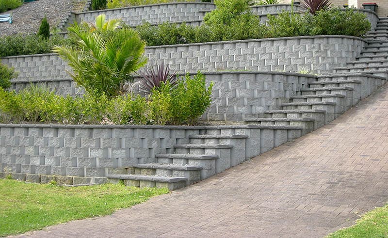 22 Practical And Pretty Retaining Wall Ideas Trees Com - Large Block Retaining Wall Ideas